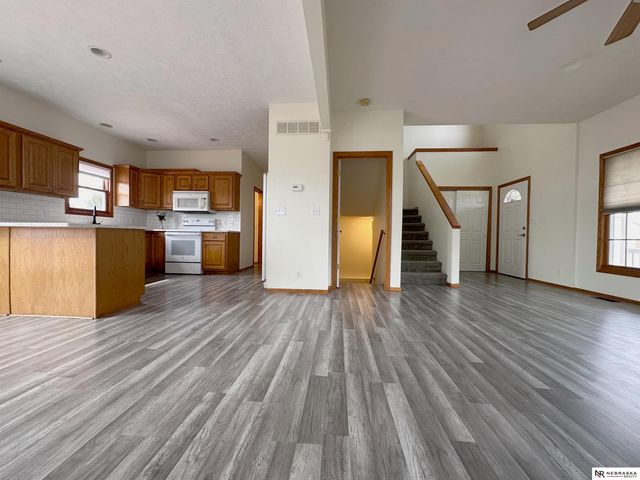 8621 Lavender Circle, Lincoln, NE 68505