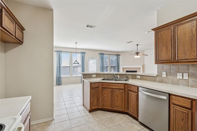 617 Silverbrook Drive, Saginaw, TX 76179