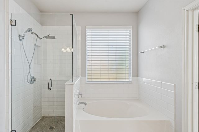 617 Silverbrook Drive, Saginaw, TX 76179