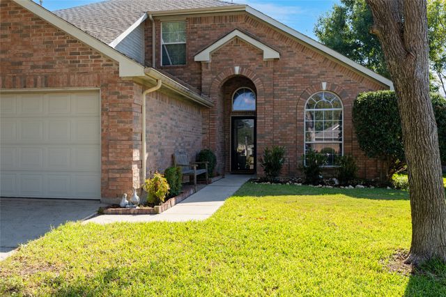 617 Silverbrook Drive, Saginaw, TX 76179