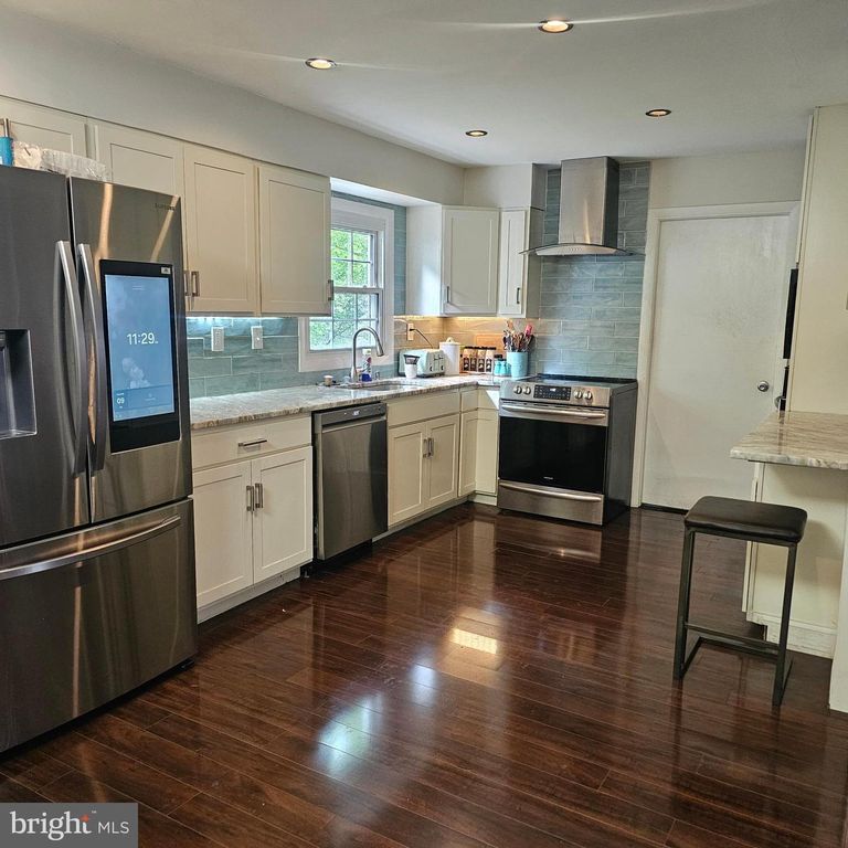 Image 13 of property listing at 12805 BELHURST LN, Bowie, MD 20715