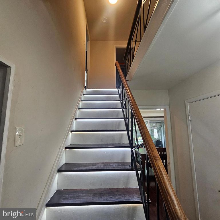 Image 24 of property listing at 12805 BELHURST LN, Bowie, MD 20715