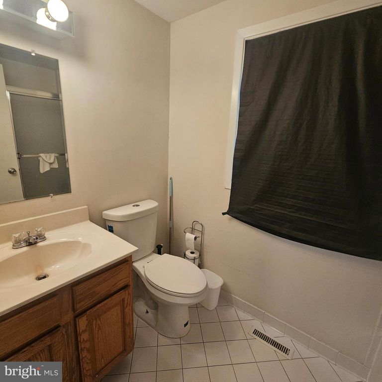 Image 36 of property listing at 12805 BELHURST LN, Bowie, MD 20715