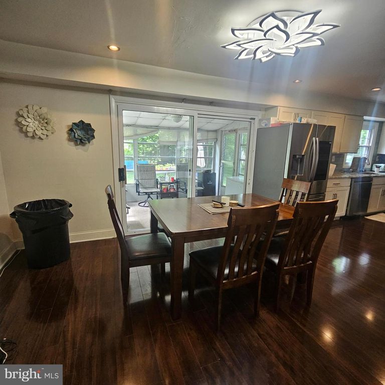 Image 6 of property listing at 12805 BELHURST LN, Bowie, MD 20715