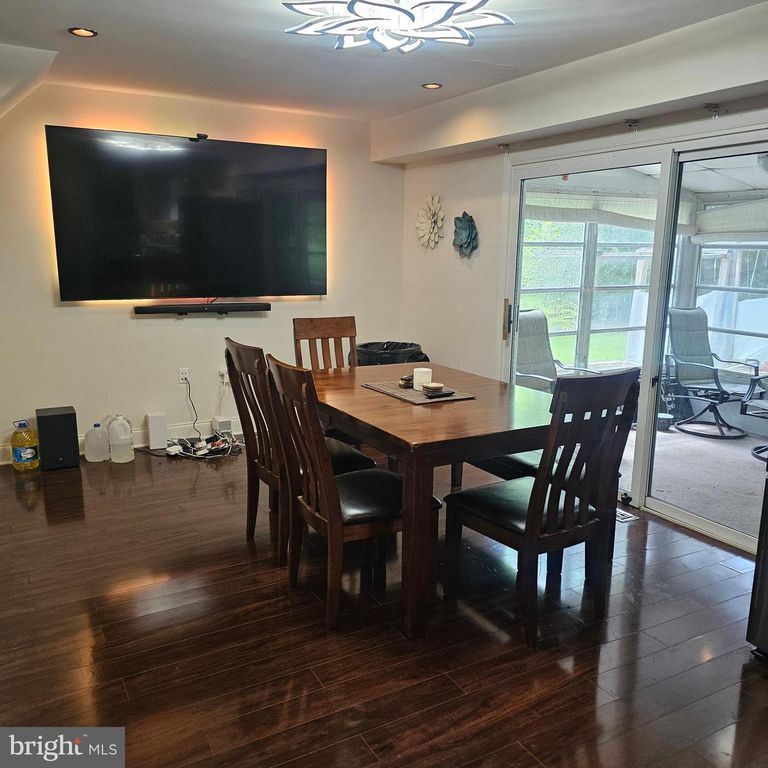 Image 8 of property listing at 12805 BELHURST LN, Bowie, MD 20715