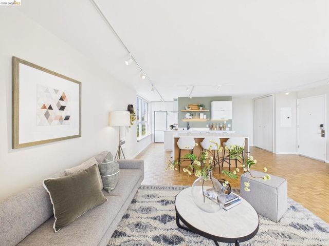 320 Lee St 702, Oakland, CA 94610
