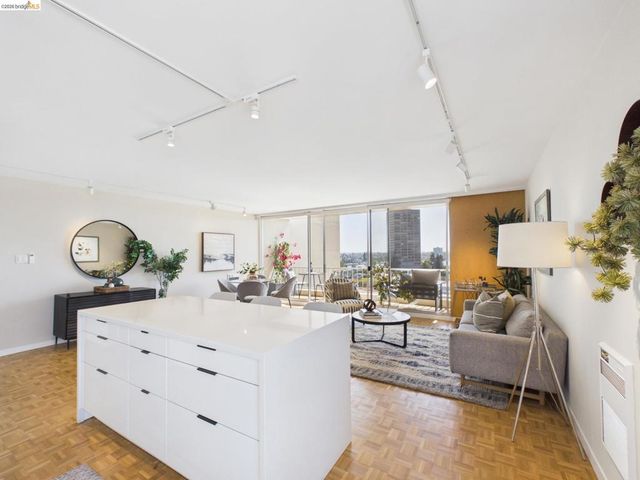 320 Lee St 702, Oakland, CA 94610
