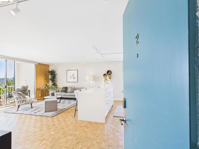 320 Lee St 702, Oakland, CA 94610