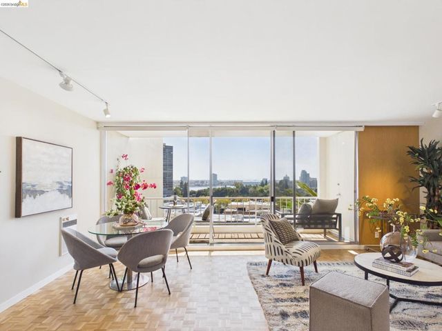 320 Lee St 702, Oakland, CA 94610