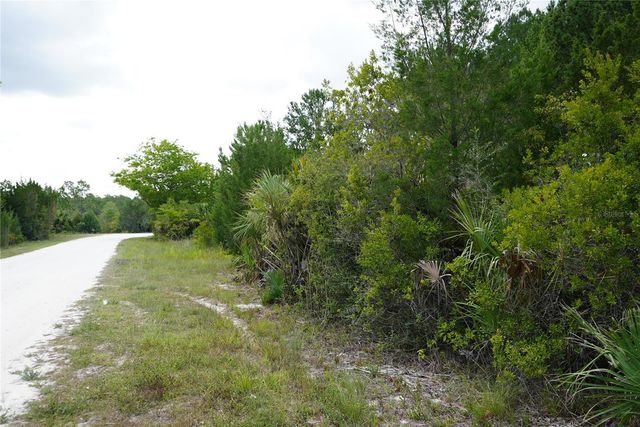 18284 COMMERCIAL WAY, Weeki Wachee, FL 34614