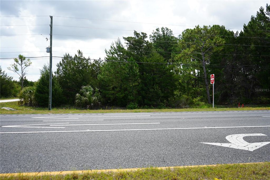 18284 COMMERCIAL WAY, Weeki Wachee, FL 34614