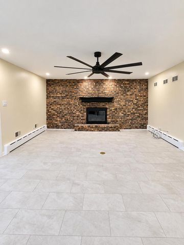 725 Birchwood Road, Frankfort, IL 60423