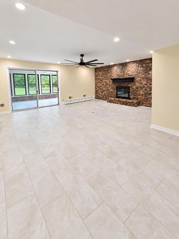 725 Birchwood Road, Frankfort, IL 60423
