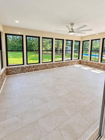 725 Birchwood Road, Frankfort, IL 60423