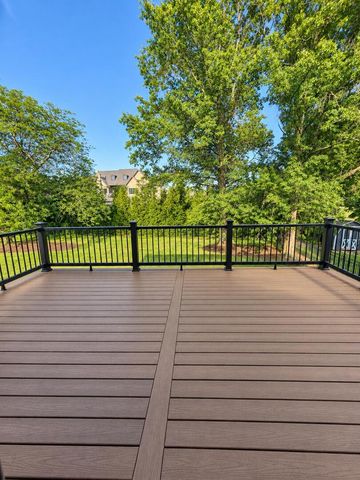 725 Birchwood Road, Frankfort, IL 60423