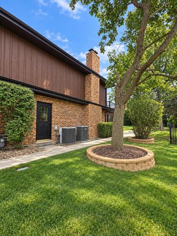 725 Birchwood Road, Frankfort, IL 60423