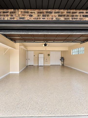 725 Birchwood Road, Frankfort, IL 60423