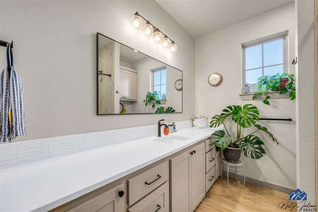 325 Weaver Way, Fletcher, OK 73541