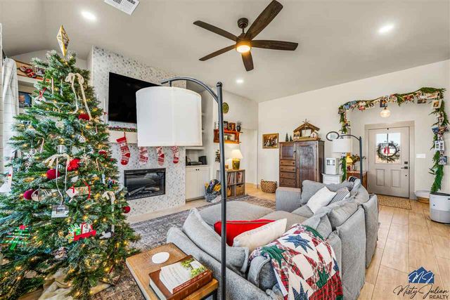 325 Weaver Way, Fletcher, OK 73541