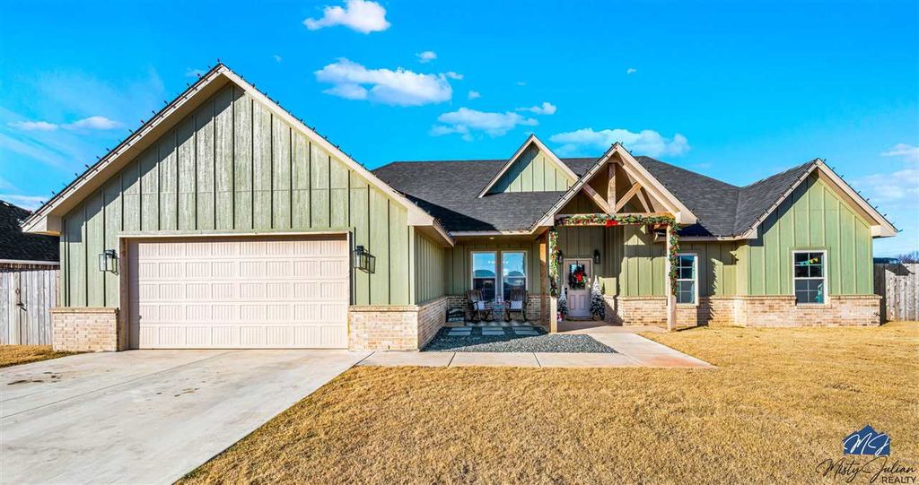 325 Weaver Way, Fletcher, OK 73541