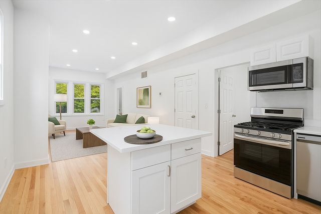 2617 W FULLERTON Avenue, Chicago, IL 60647