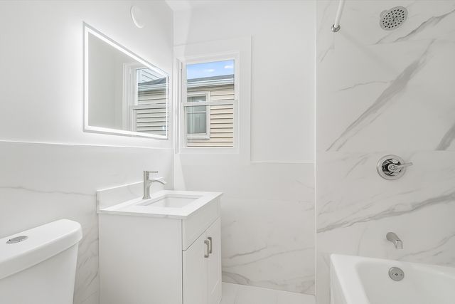 2617 W FULLERTON Avenue, Chicago, IL 60647