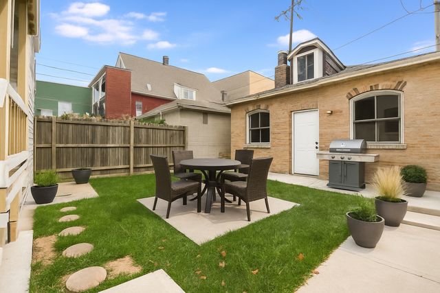 2617 W FULLERTON Avenue, Chicago, IL 60647