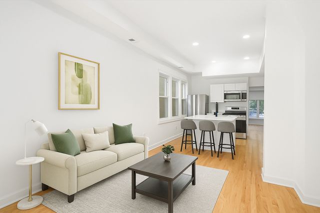 2617 W FULLERTON Avenue, Chicago, IL 60647