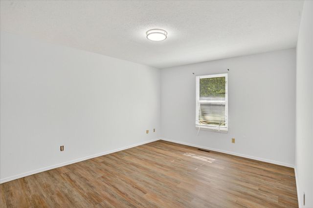 1623 W Tracy Street, Springfield, MO 65807