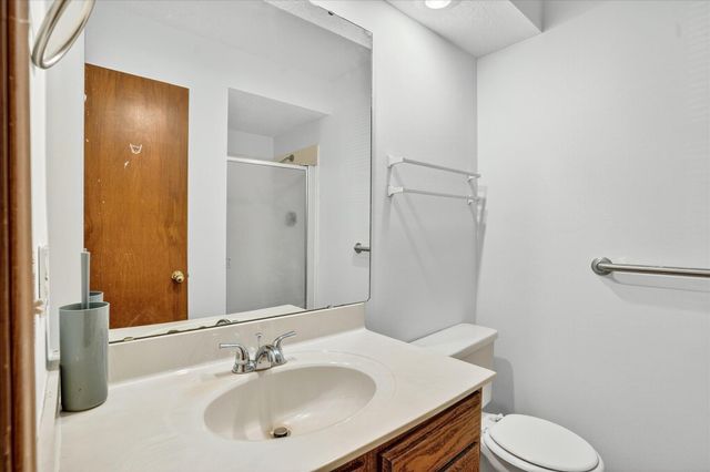 1623 W Tracy Street, Springfield, MO 65807