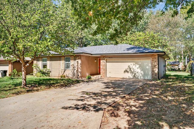 1623 W Tracy Street, Springfield, MO 65807
