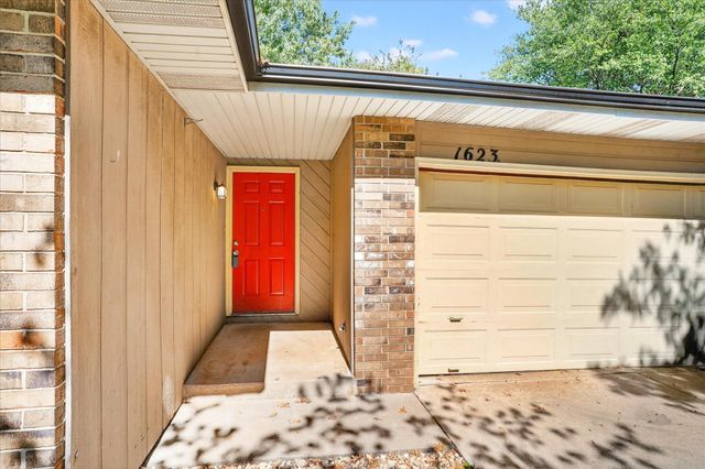 1623 W Tracy Street, Springfield, MO 65807