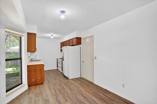 1623 W Tracy Street, Springfield, MO 65807