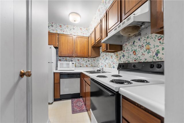 103 Jamestown Dr C, Scott Twp, PA 15216