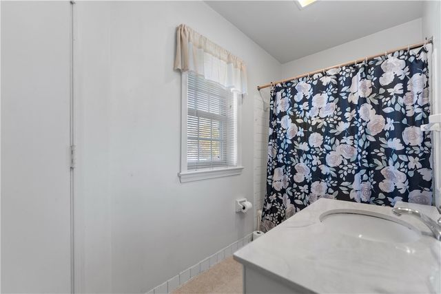 103 Jamestown Dr C, Scott Twp, PA 15216