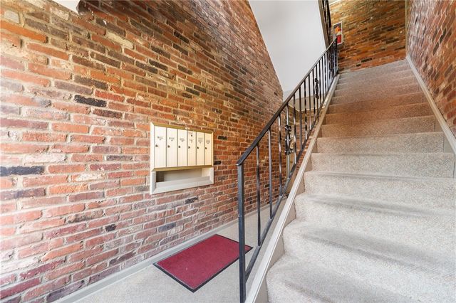 103 Jamestown Dr C, Scott Twp, PA 15216