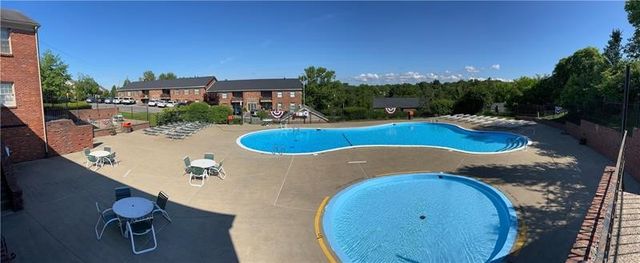 103 Jamestown Dr C, Scott Twp, PA 15216