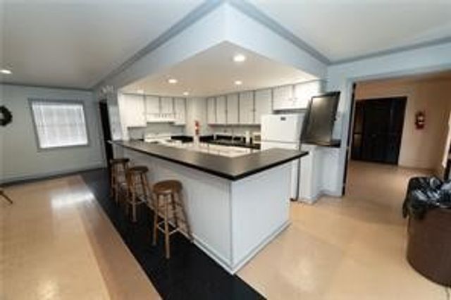 103 Jamestown Dr C, Scott Twp, PA 15216