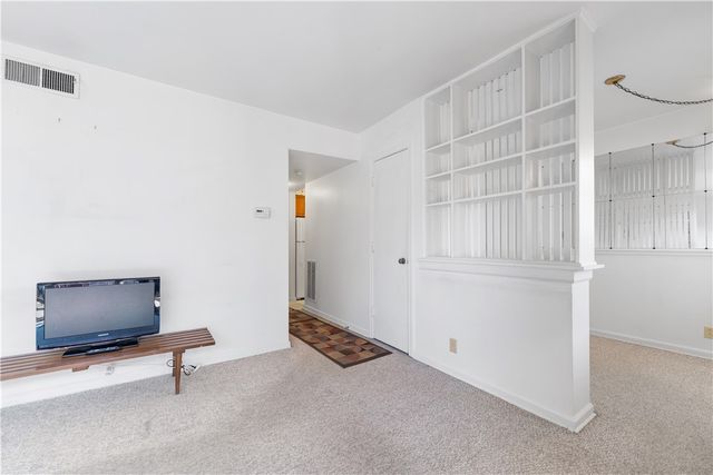 103 Jamestown Dr C, Scott Twp, PA 15216