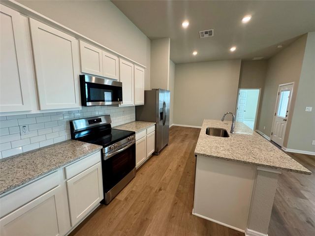 801 Staglin ST A, Buda, TX 78610