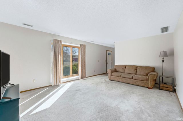 1417 Misty River Drive, Fort Wayne, IN 46808