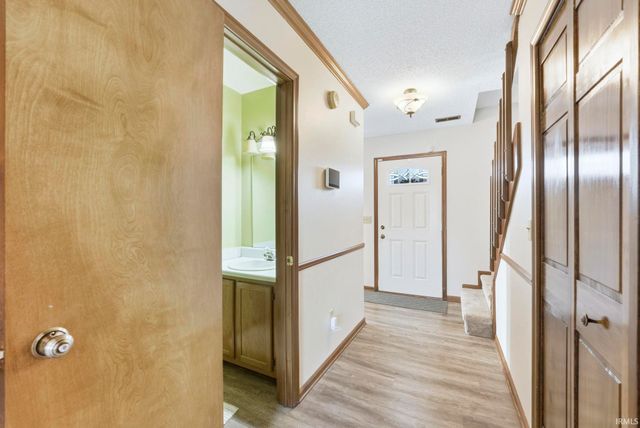 1417 Misty River Drive, Fort Wayne, IN 46808