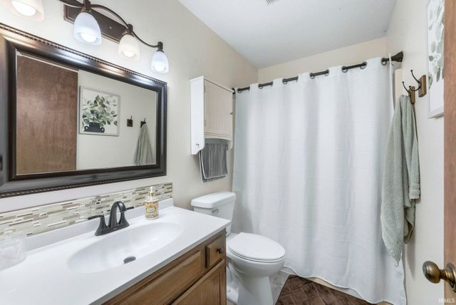 1417 Misty River Drive, Fort Wayne, IN 46808