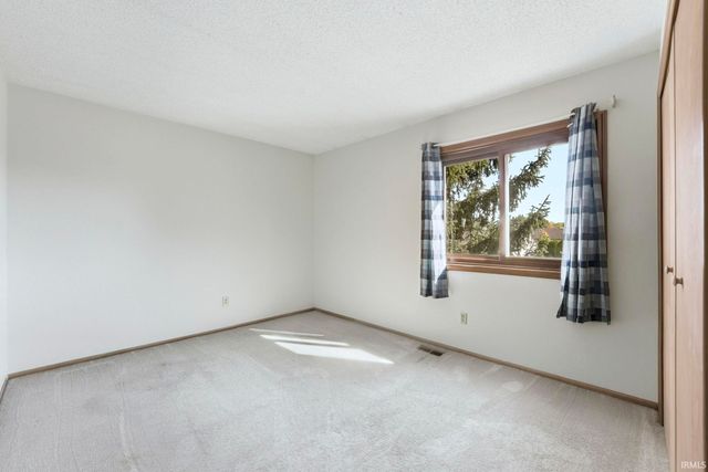 1417 Misty River Drive, Fort Wayne, IN 46808