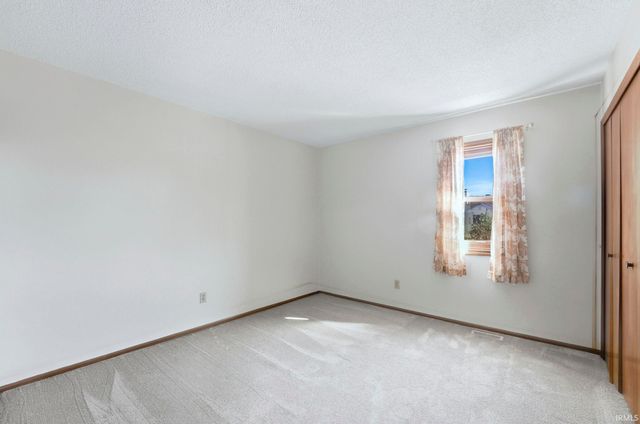 1417 Misty River Drive, Fort Wayne, IN 46808