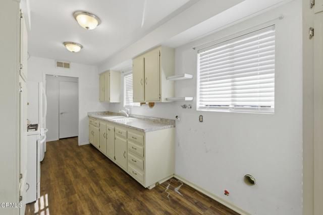 229 Wakeford Avenue, Santa Paula, CA 93060