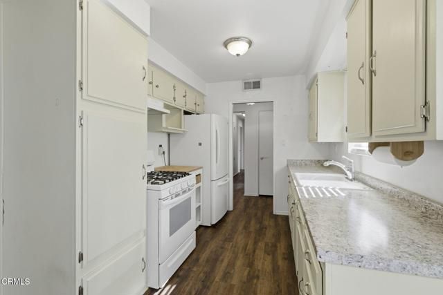 229 Wakeford Avenue, Santa Paula, CA 93060