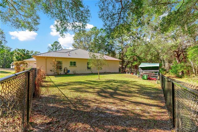 10100 N Wayland Avenue, Citrus Springs, FL 34434