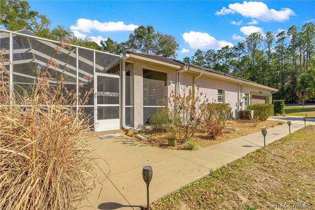 10100 N Wayland Avenue, Citrus Springs, FL 34434