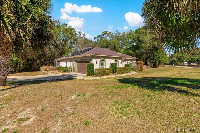 10100 N Wayland Avenue, Citrus Springs, FL 34434